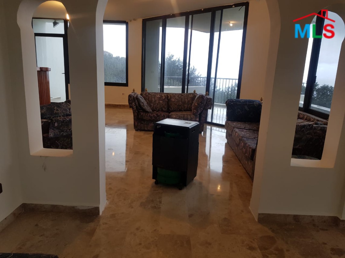 Traditional Building for Sale in Fatqa with a Big Garden