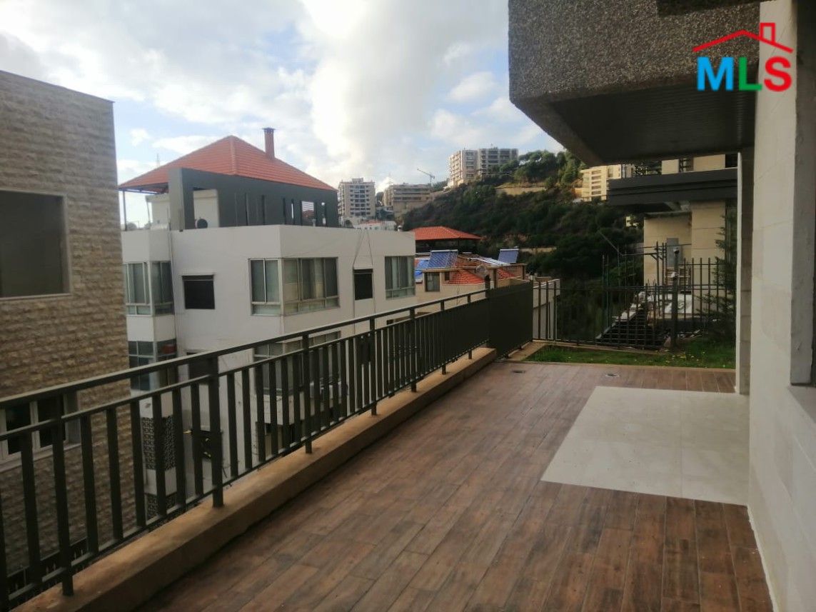 Super Deluxe Apartment for Sale with terrace in MonteVerde