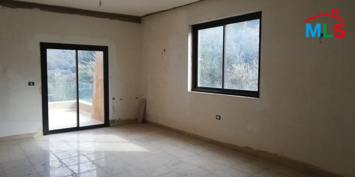 Elegant Villa for Sale With A Nice View in Qornet El Hamra, Metn