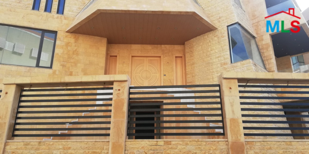 Elegant Villa for Sale With A Nice View in Qornet El Hamra, Metn