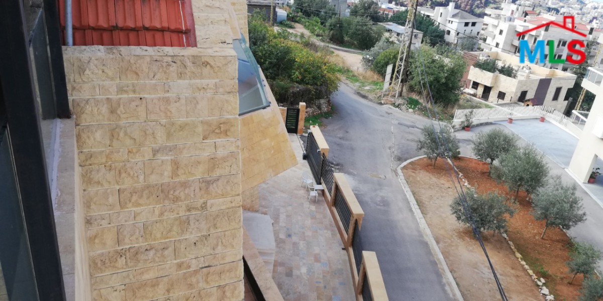 Elegant Villa for Sale With A Nice View in Qornet El Hamra, Metn