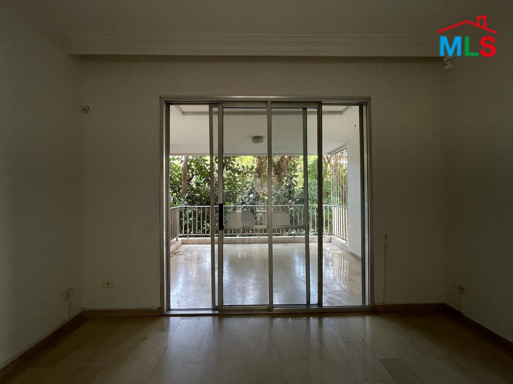 Spacious Apartment for Sale in Horsh Tabet