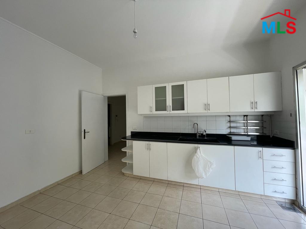 Spacious Apartment for Sale in Horsh Tabet