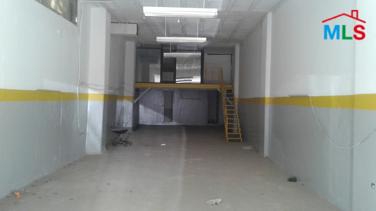 Industrial shop for Sale in Roumieh