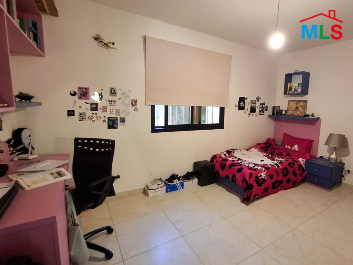 Apartment for Sale in Aamchit Benefits From An Open Sea View