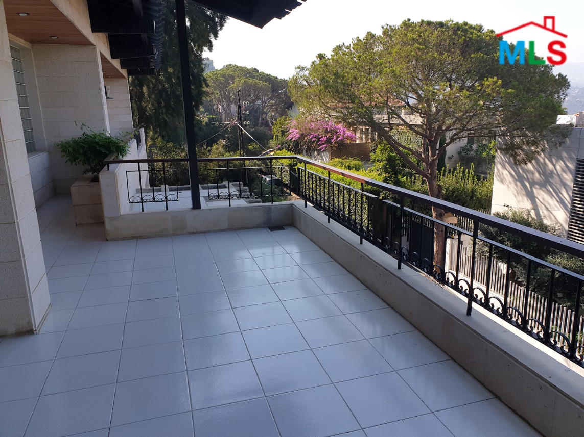 Spacious Villa for Sale in Monteverde surrounded by pine forest