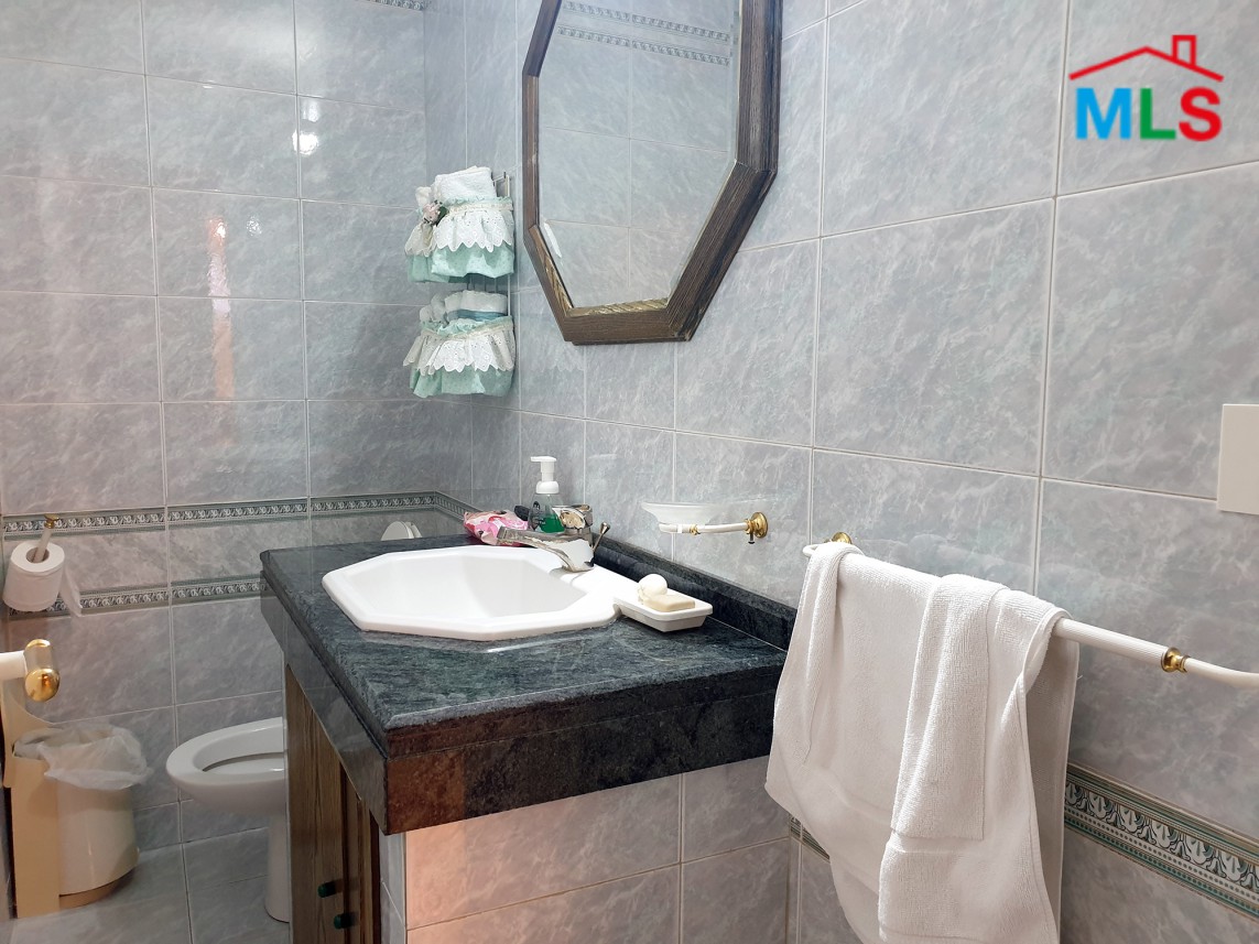 Spacious Villa for Sale in Monteverde surrounded by pine forest