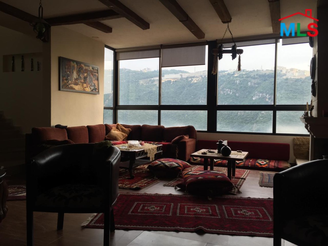 House/Villa For Sale in Blat Fully Decorated With Panoramic Sea View
