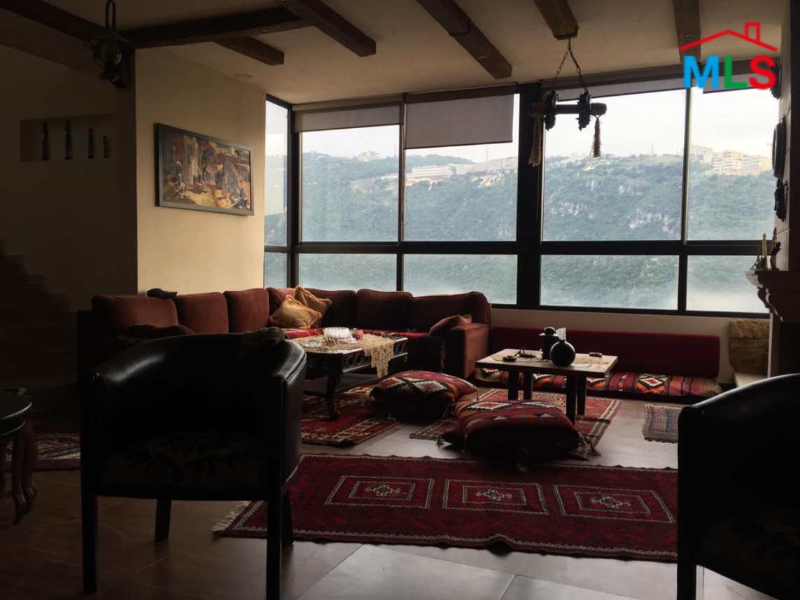 House/Villa For Sale in Blat Fully Decorated With Panoramic Sea View
