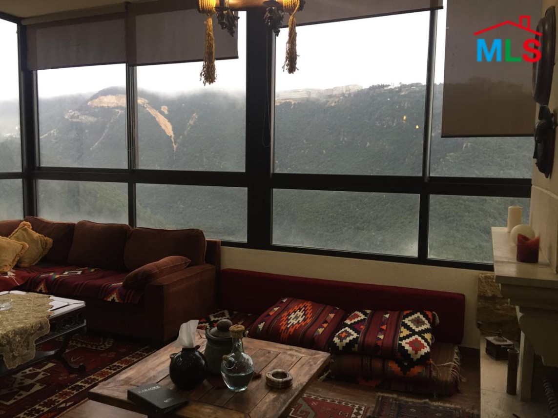 House/Villa For Sale in Blat Fully Decorated With Panoramic Sea View