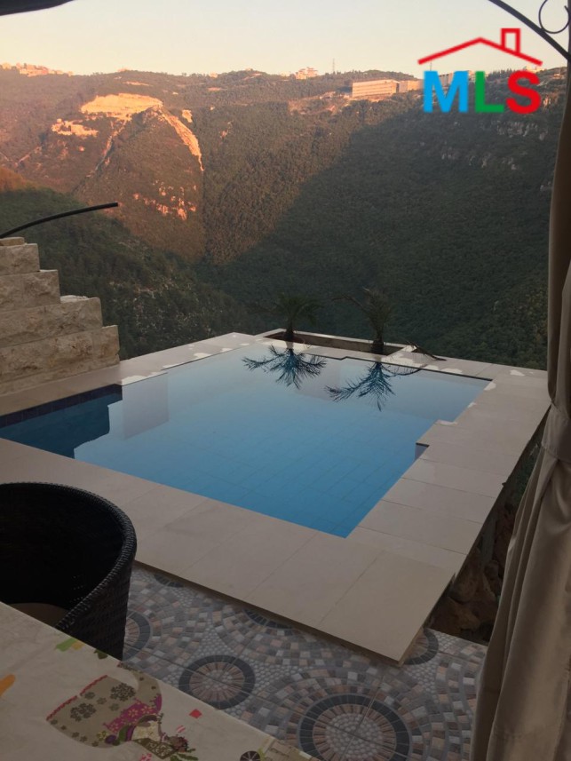House/Villa For Sale in Blat Fully Decorated With Panoramic Sea View