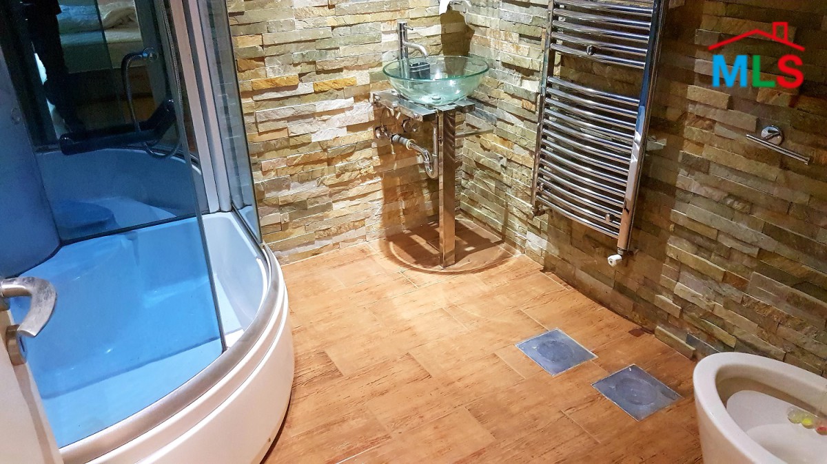 Spacious Fully Decorated Apartment For Sale in Kfarhbeib