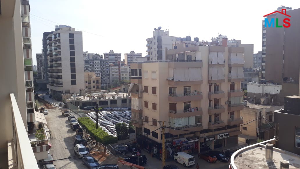 Spacious Apartment For Sale of 300 sqm in Jal El Dib