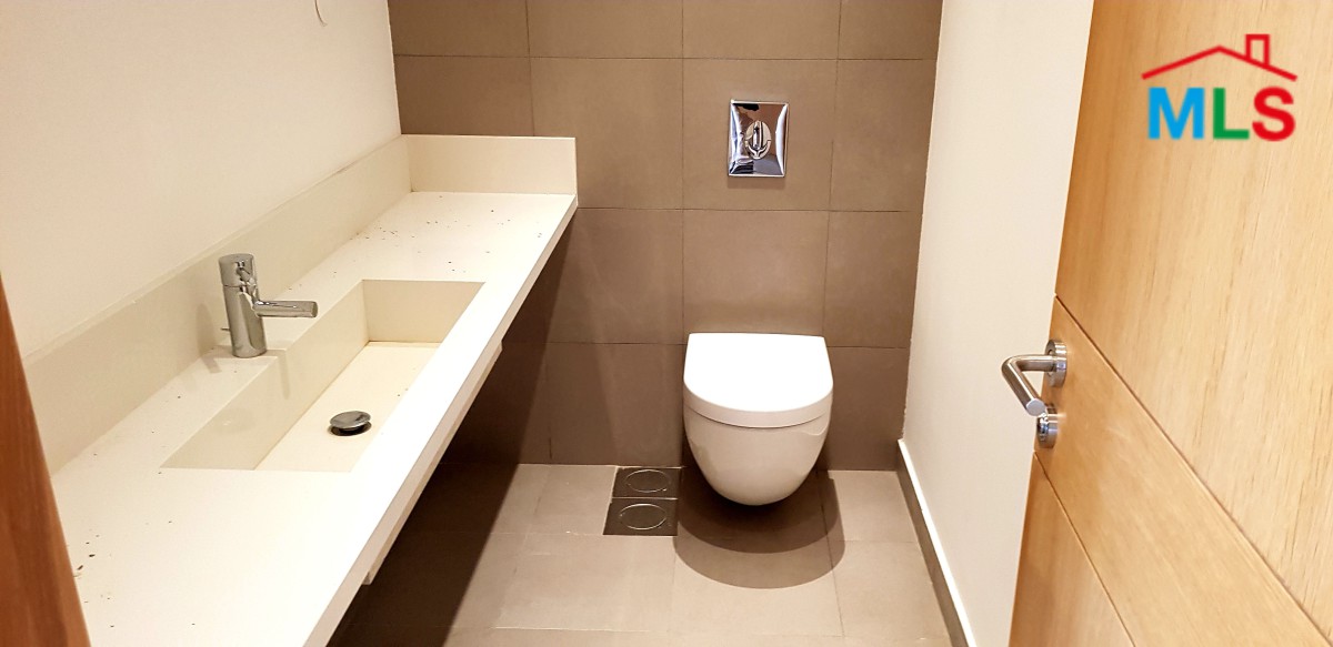 Spacious High-End Finishing Apartment For Sale in Prime Location of Adma