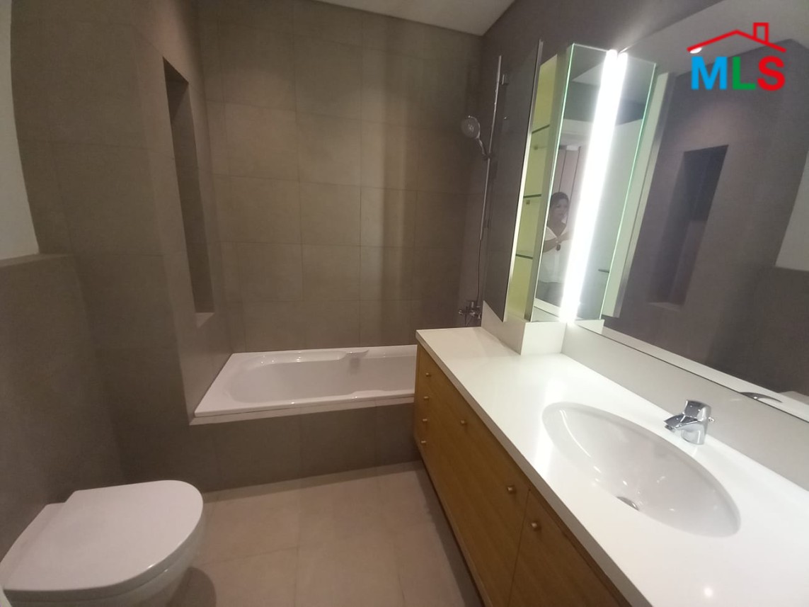 Spacious High-End Finishing Apartment For Sale in Prime Location of Adma