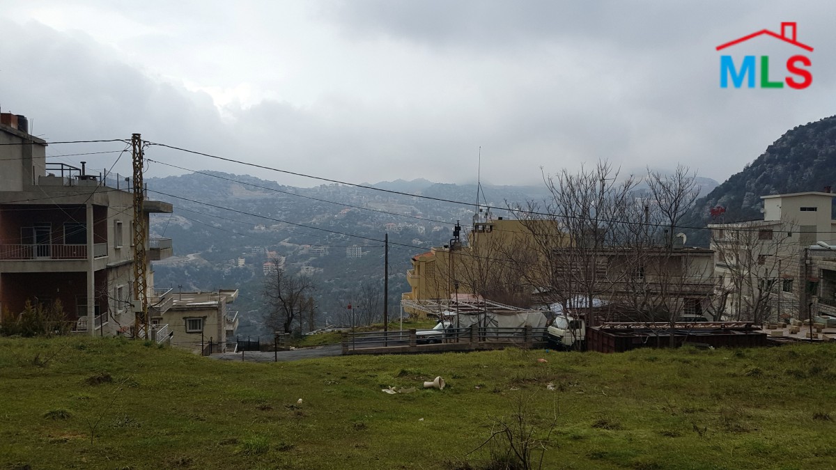 Land for Sale in Faytroun