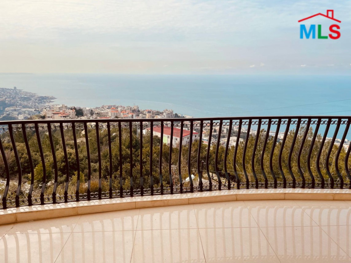 Apartment For Sale in Halat With An Open Sea View