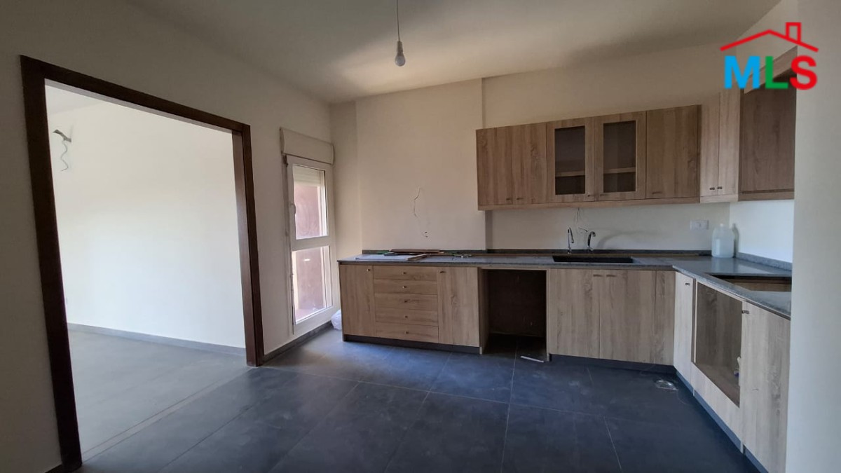 Apartment For Sale In Hboub With Easy Access To Main Road