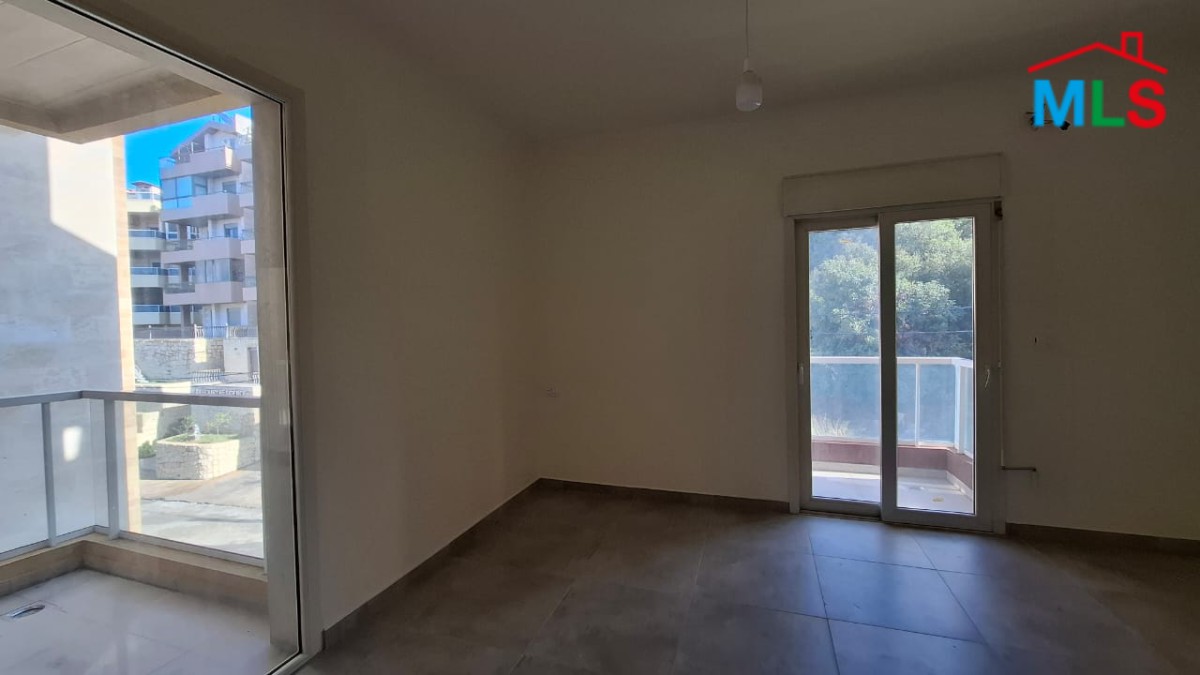 Apartment For Sale In Hboub With Easy Access To Main Road