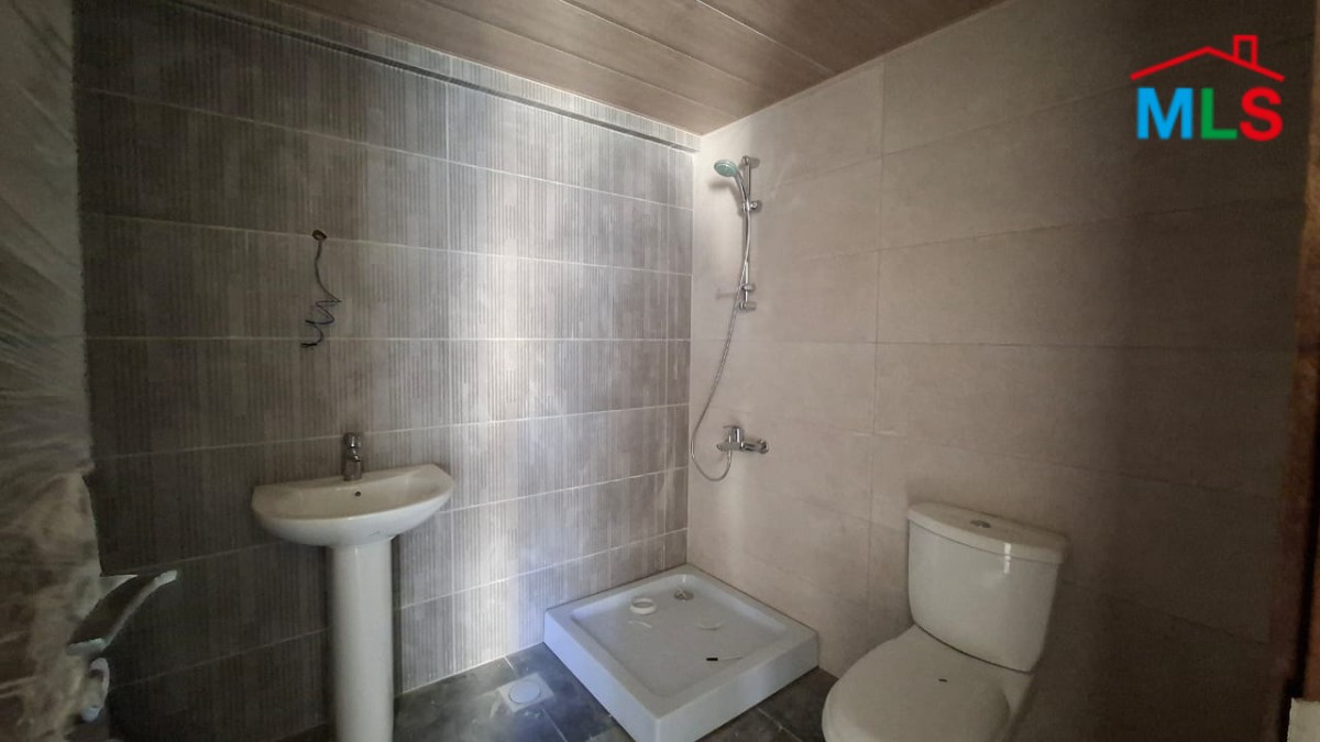 Apartment For Sale In Hboub With Easy Access To Main Road