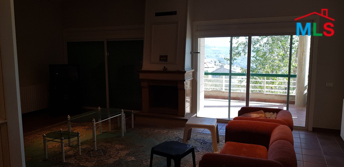 Fully Decorated & Furnished Villa For Sale in Faytroun