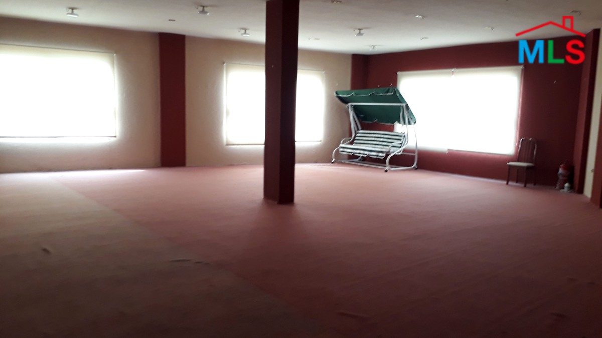 2000 sqm Building For Sale on Halat Highway