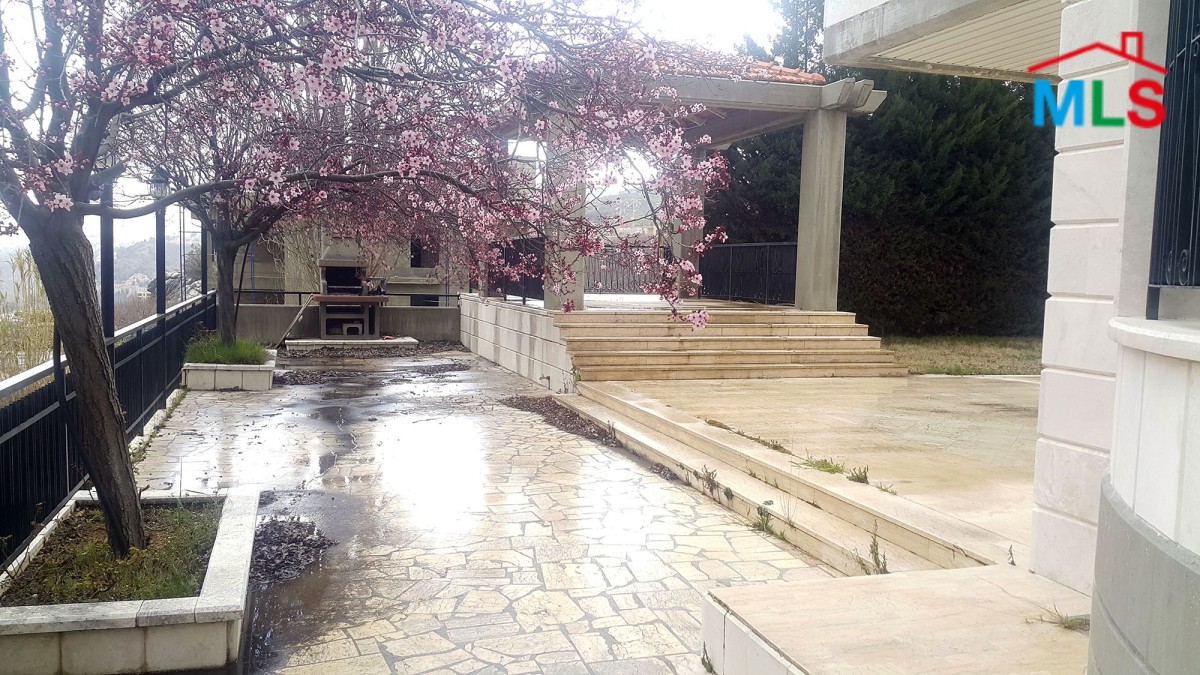 Luxurious Villa For Sale in a Nice Location of Hrajel
