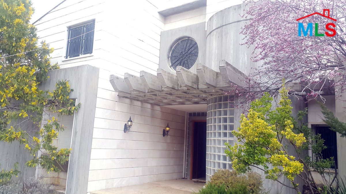 Luxurious Villa For Sale in a Nice Location of Hrajel