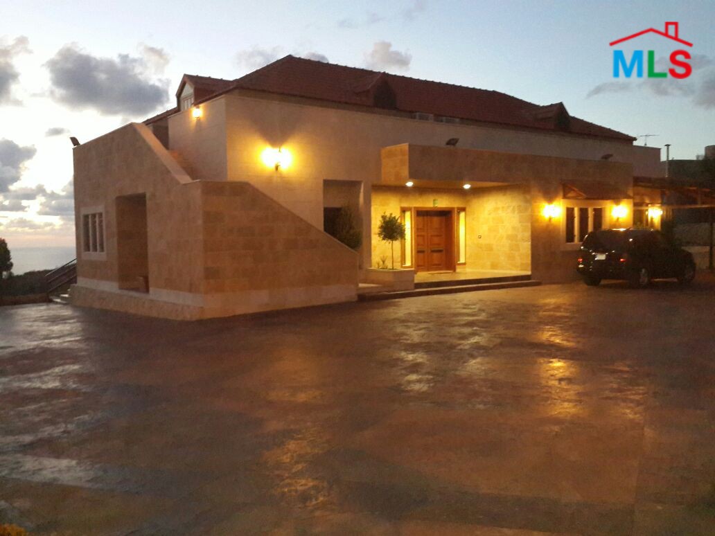 Villa For Sale In Jeddayel In A Calm Zone