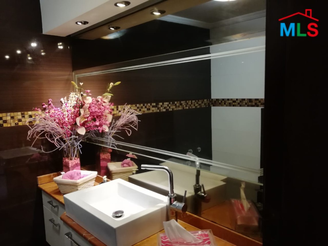 Villa For Sale In Jeddayel In A Calm Zone