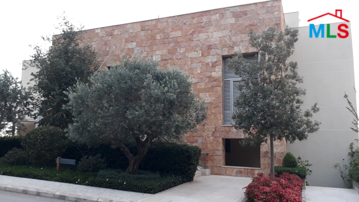 Luxurious Townhouse for sale in Beit Misk With an eagle eye View