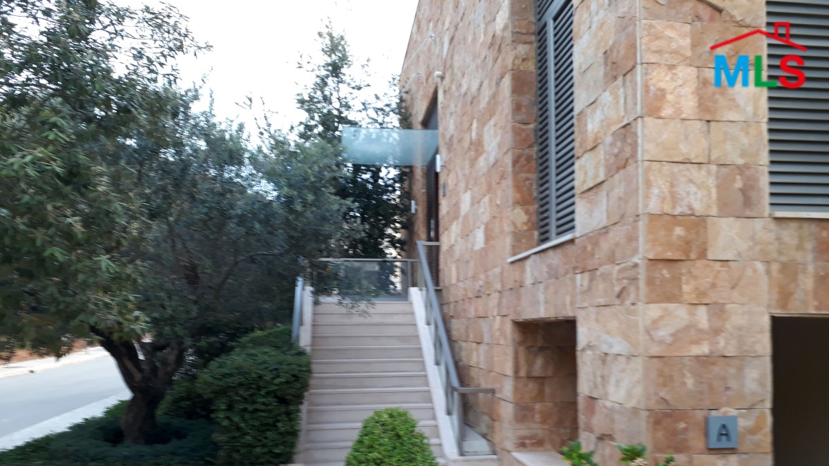 Luxurious Townhouse for sale in Beit Misk With an eagle eye View