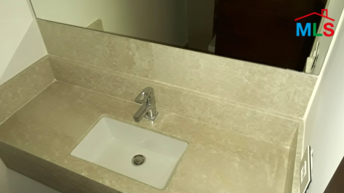 Luxurious Townhouse for sale in Beit Misk With an eagle eye View