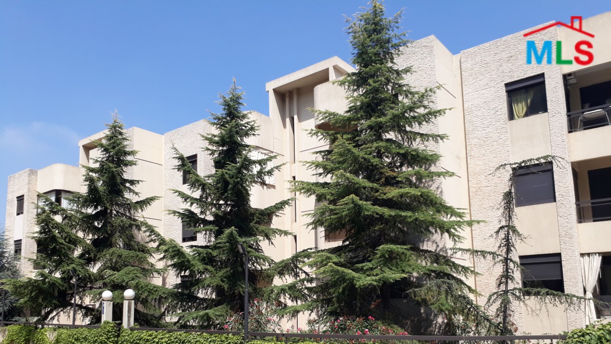 Spacious apartment for sale in a gated community, Bsalim, Saint Marc des pin