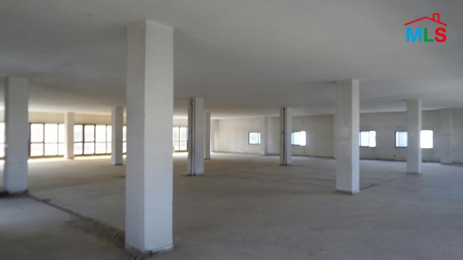Open Space Office For Sale in Dora