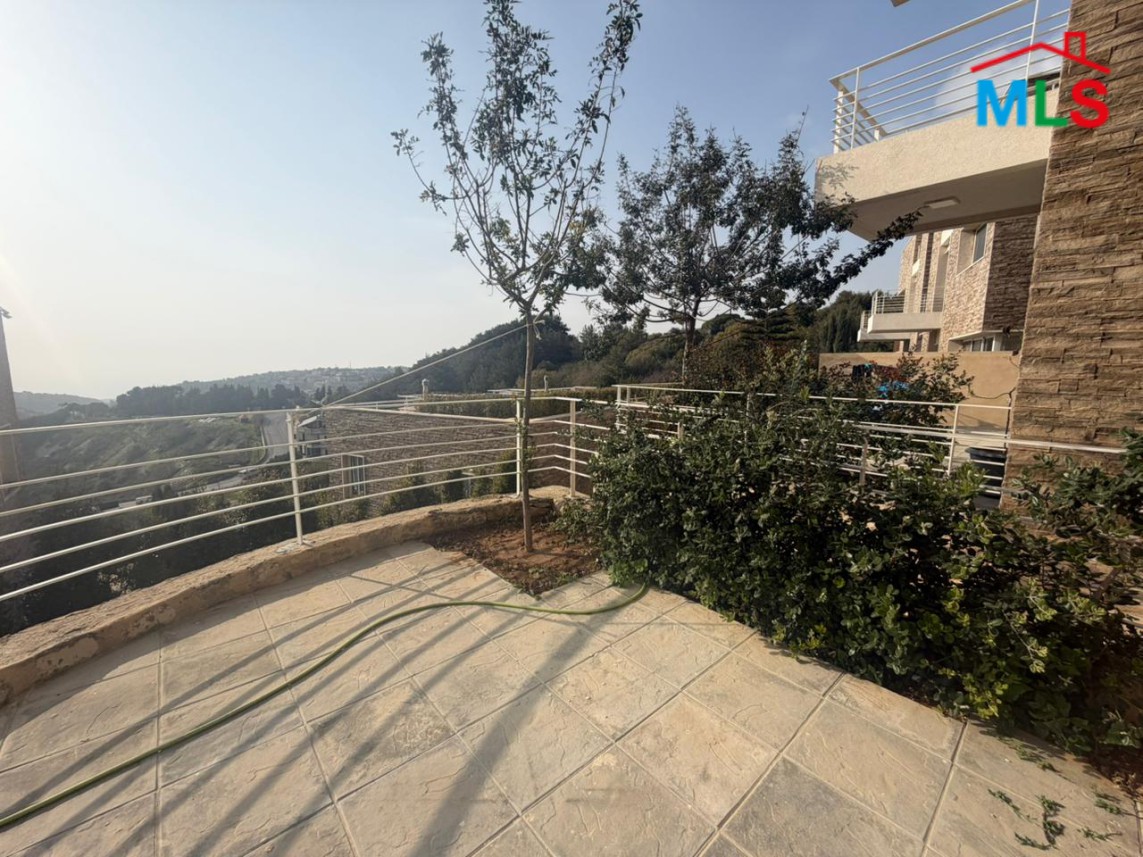 Villa Black: A charming Villa For Sale 10 minutes above Jbeil