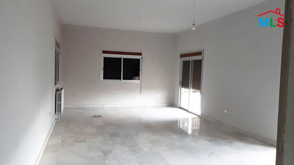 Old House For Sale In Kfarhata Al Koura With Spacious Land