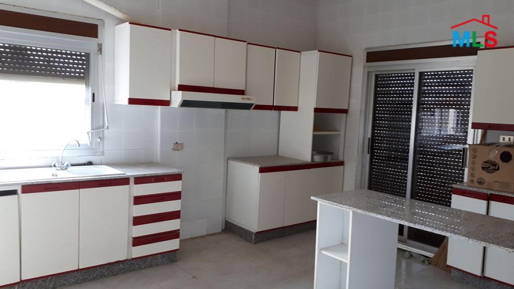Old House For Sale In Kfarhata Al Koura With Spacious Land
