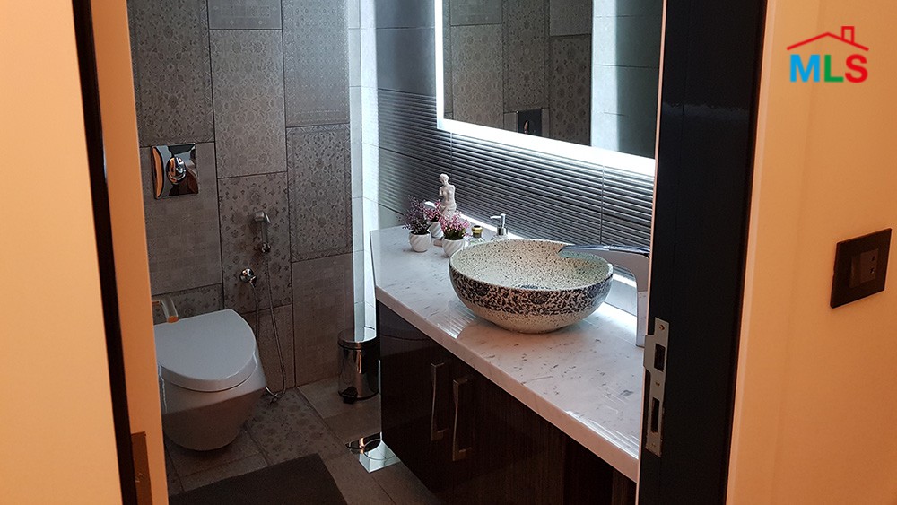 Fully Decorated Super Deluxe Apartment For Sale in Halat Jbeil