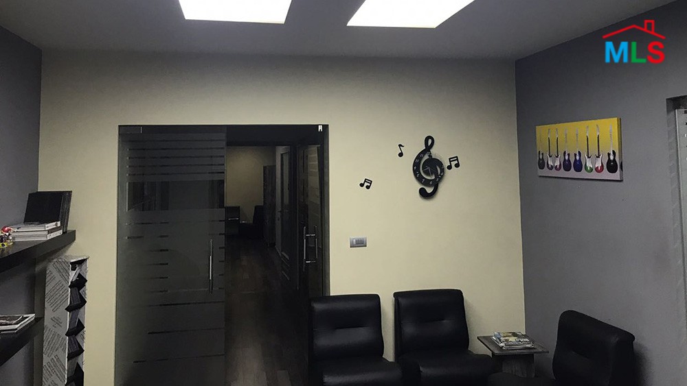 Excellent Condition Office For Sale in Jdeideh Metn