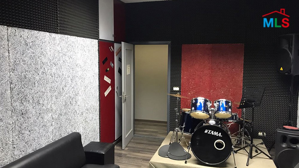 Excellent Condition Office For Sale in Jdeideh Metn
