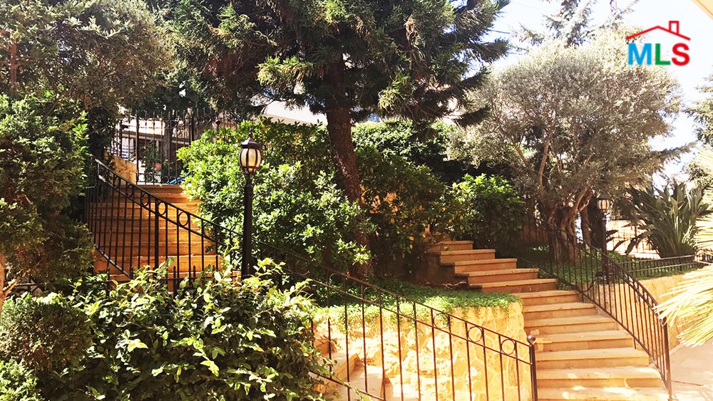 Distinguished Villa For Sale in Jouret Al Ballout Metn With Exceptional View