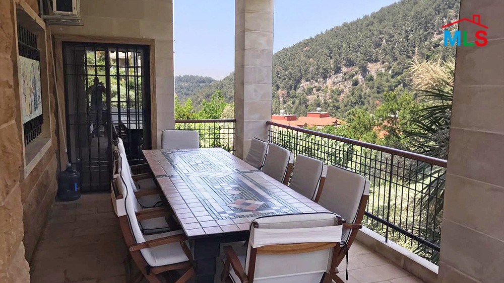 Distinguished Villa For Sale in Jouret Al Ballout Metn With Exceptional View