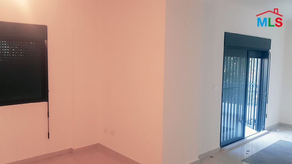 Brand New Apartment For Sale in a Calm Area in Chnaniir