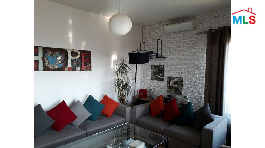 Beautiful & Spacious High-End Flat For Sale in Mtayleb With Terrace