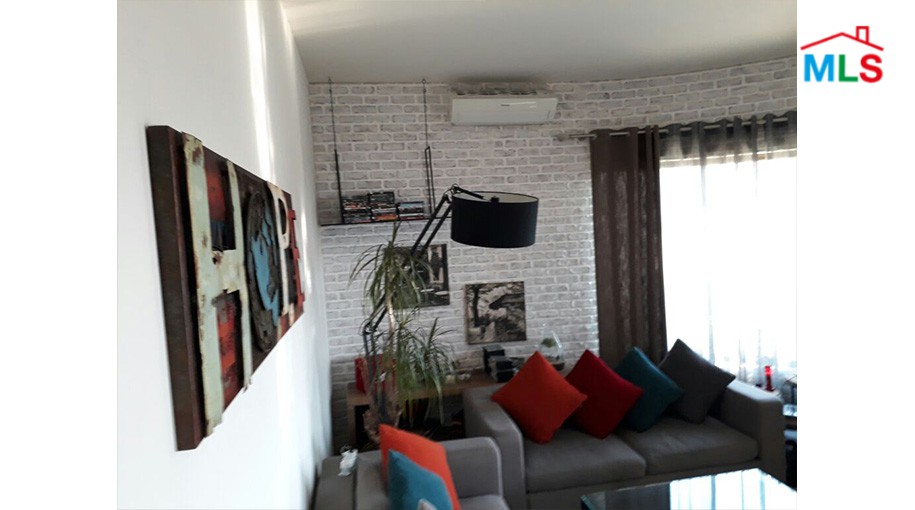 Beautiful & Spacious High-End Flat For Sale in Mtayleb With Terrace