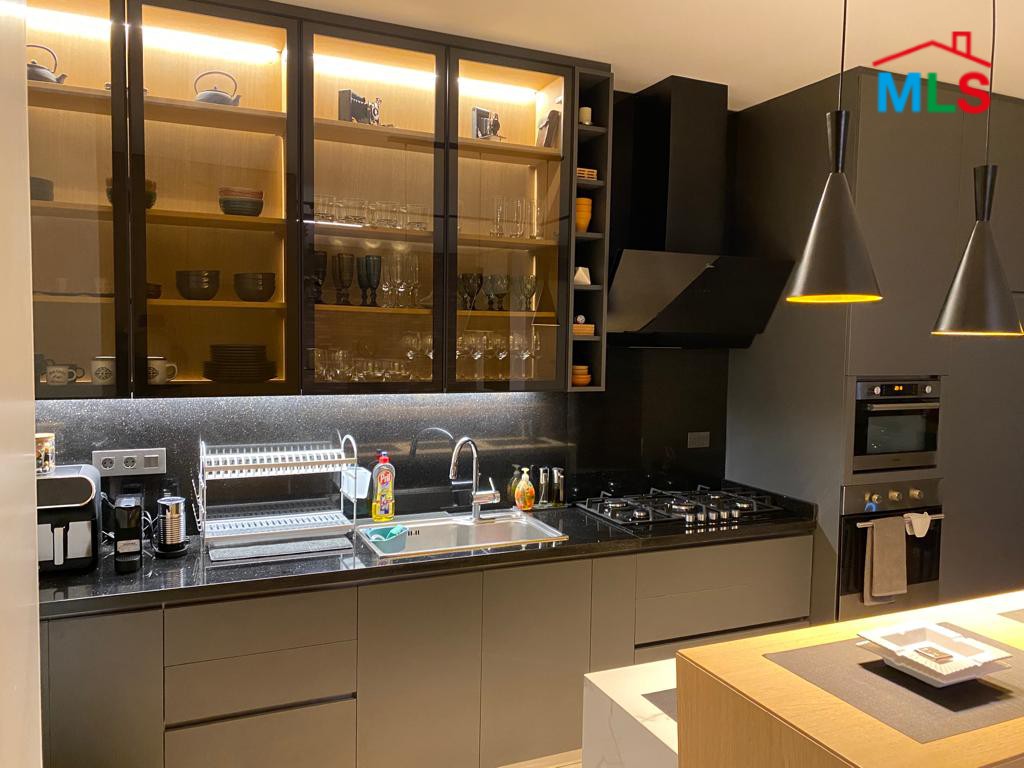 Nice 3 Bedrooms Apartment For Sale In Achrafieh, Geitawi