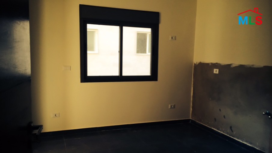 Apartment For Sale In Hboub in the Main Road