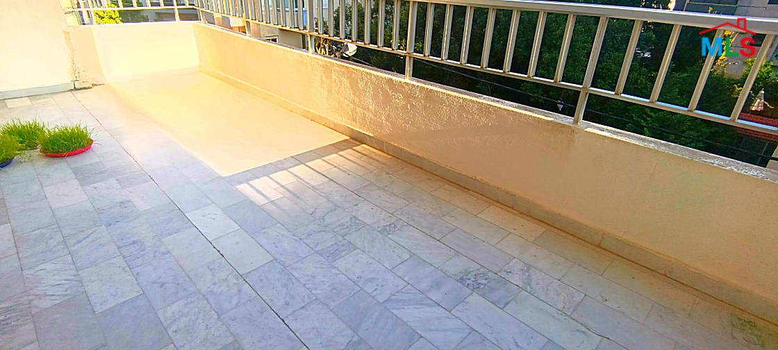 Spacious Apartment For Sale In Prime Location In Zouk Mosbeh