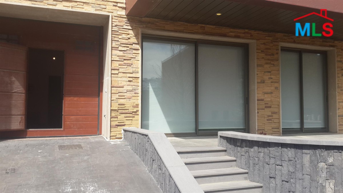 Fully Decorated & Furnished Chalet For Sale in a good resort in Fakra